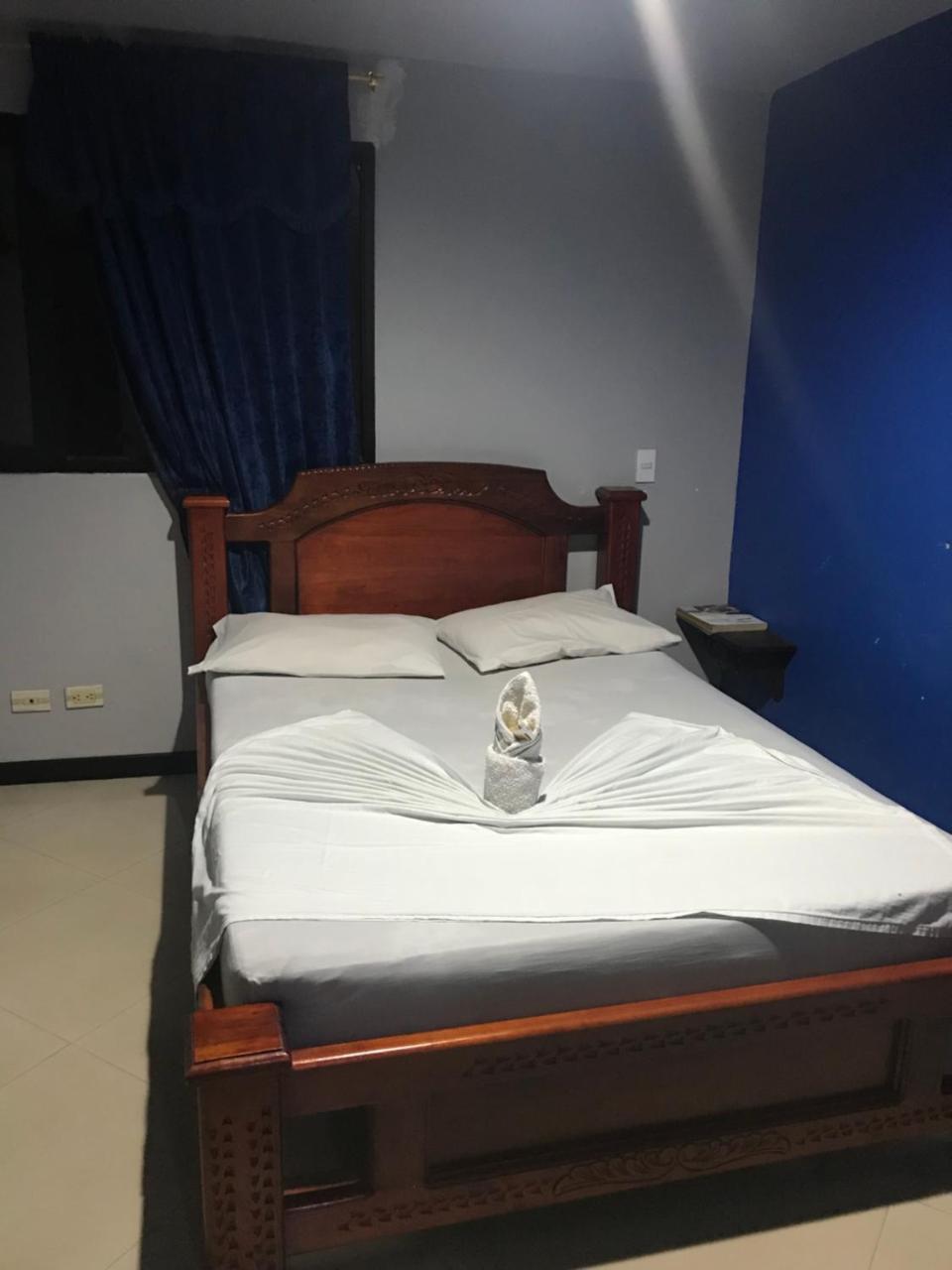 Hotel Calipso Marinilla Εξωτερικό φωτογραφία
