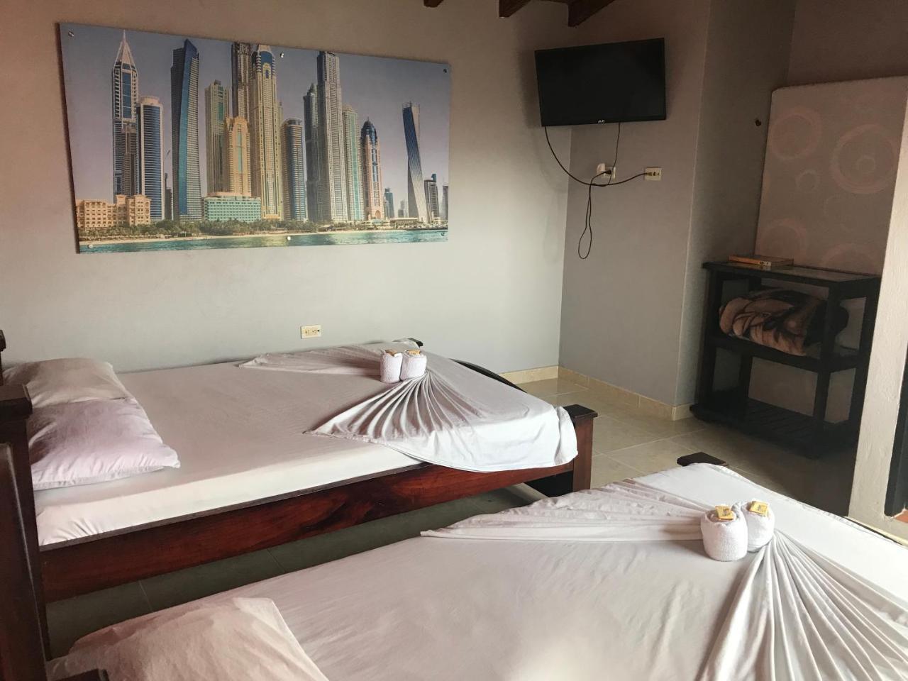 Hotel Calipso Marinilla Εξωτερικό φωτογραφία