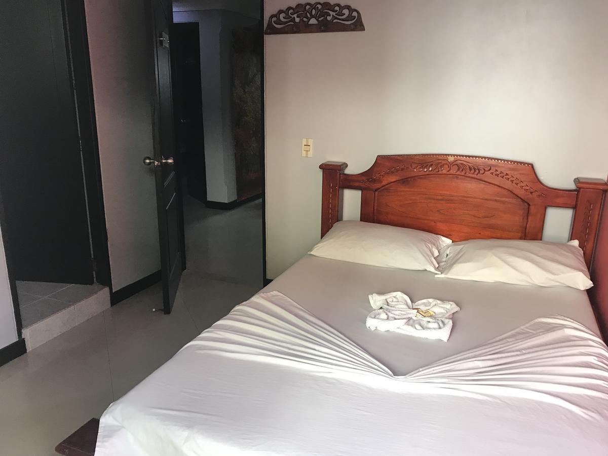 Hotel Calipso Marinilla Εξωτερικό φωτογραφία