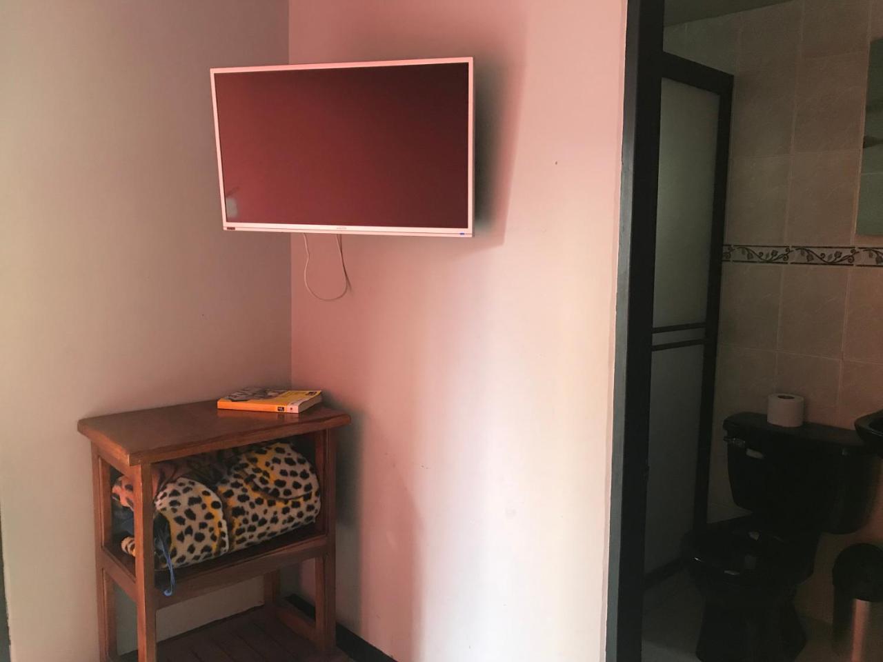 Hotel Calipso Marinilla Εξωτερικό φωτογραφία